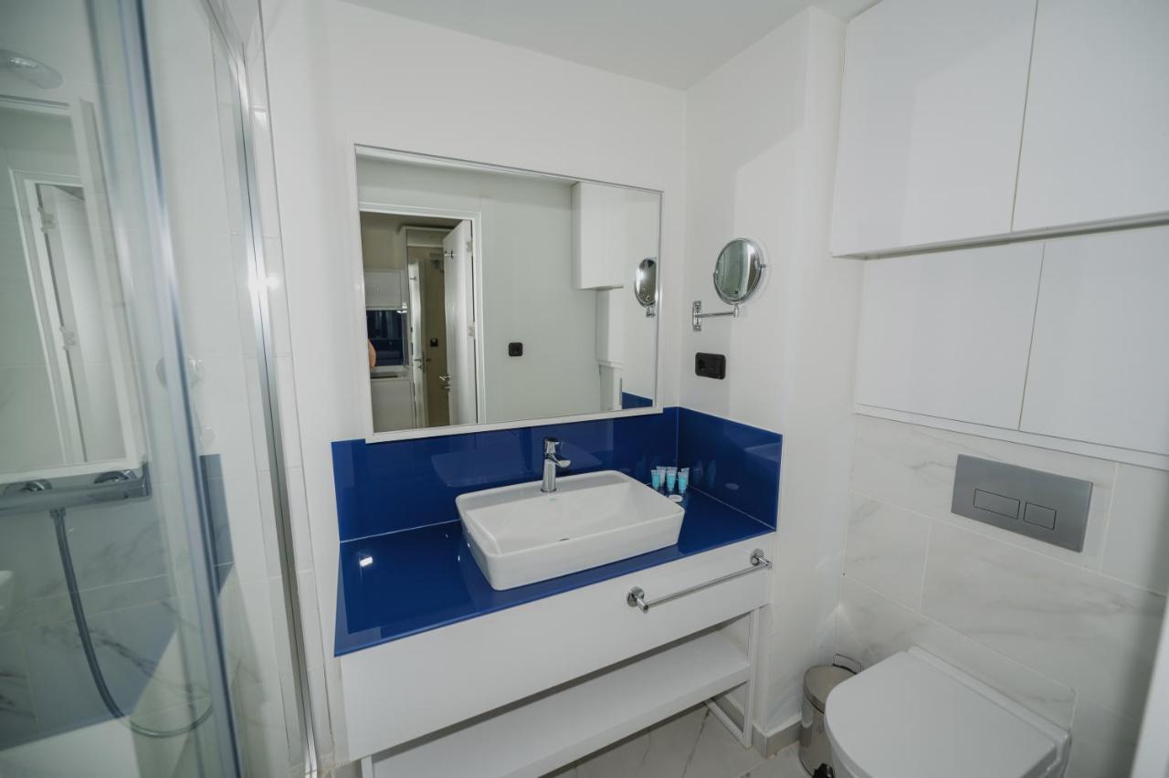 Blue Orbi City Hotel Batumi Esterno foto