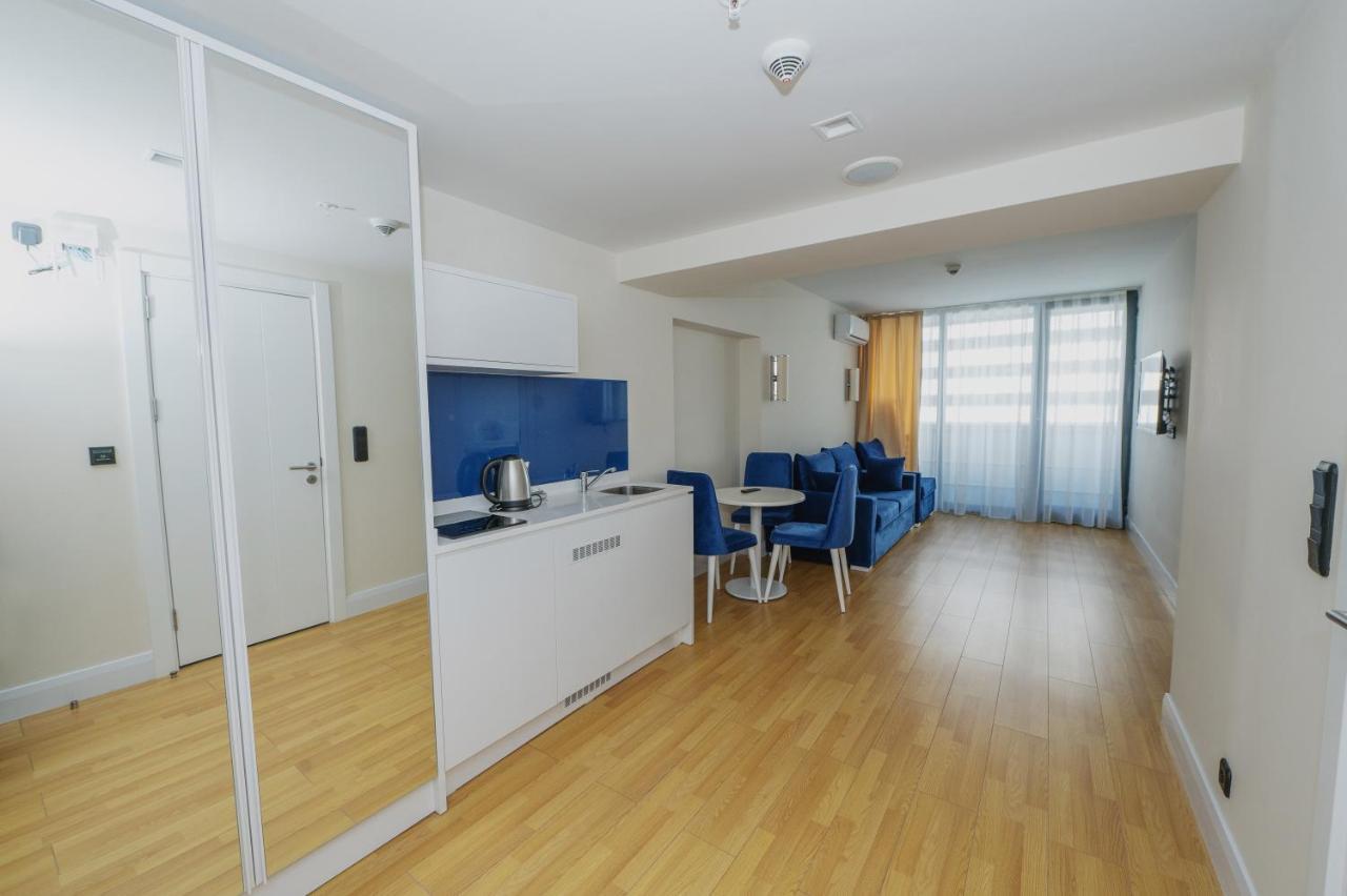 Blue Orbi City Hotel Batumi Esterno foto